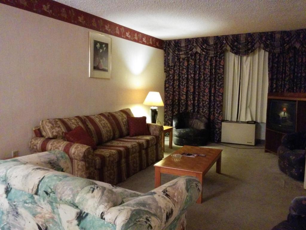 Burnside Hotel Dartmouth Rum bild